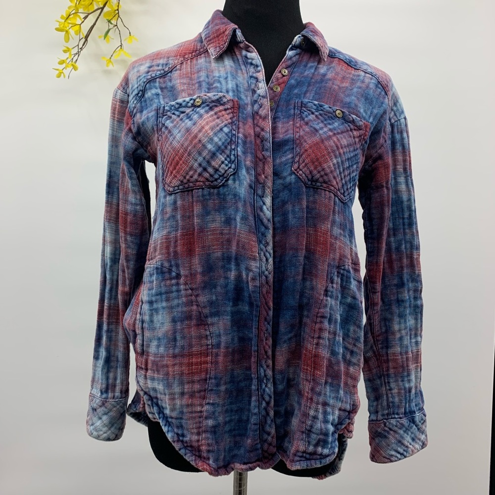 Free People women’s blue Red Shirt sz XS